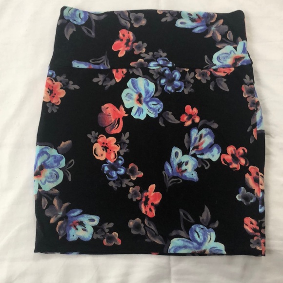 FLORAL SKIRT - Picture 1 of 2